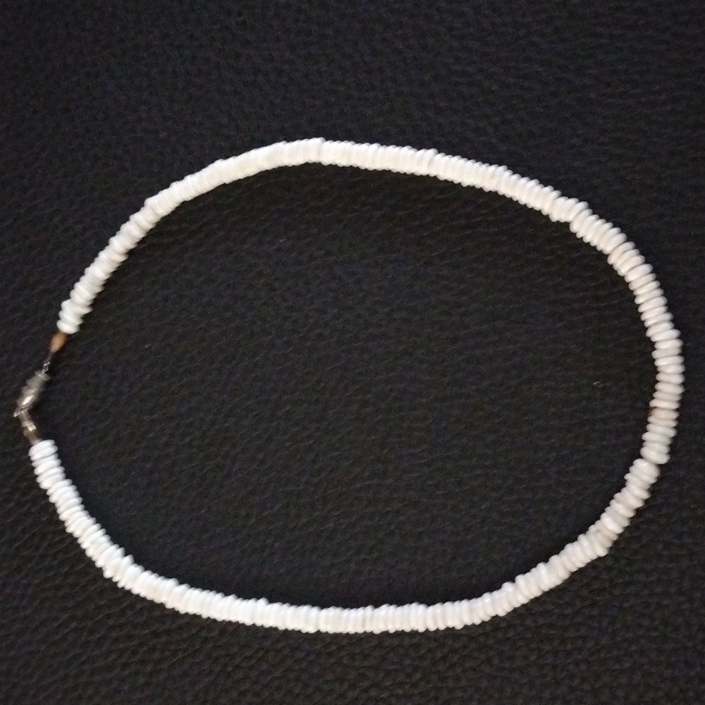 Shell Style Shorter Necklace